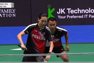 Hasil Singapore Open 2025 - Momentum 20-18 Lenyap, Rehan/Gloria Tumbang dari Juara All England yang 2 Minggu Beruntun Selalu Kalah dari Ganda Campuran Indonesia - Semua Halaman - Bolasport