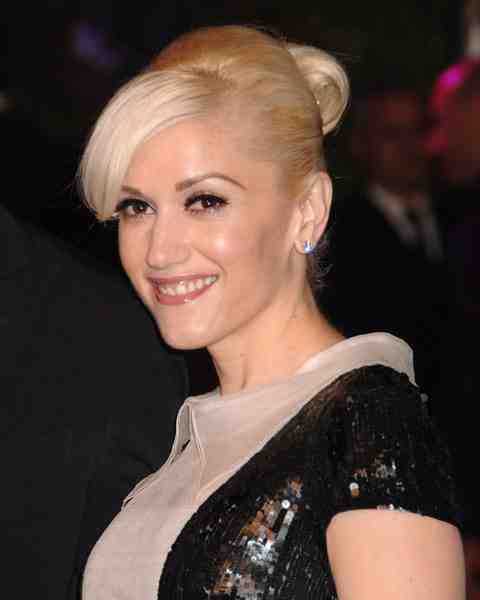 gwen stefani wedding dress. gwen stefani wedding dress