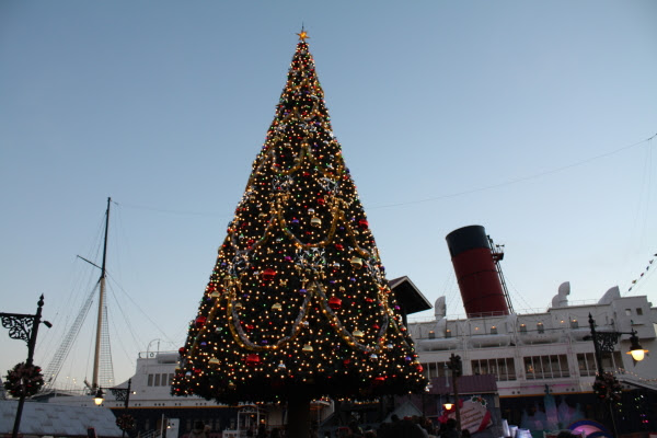 東京ディズニーシーの7つのクリスマスツリー 子供とお出かけ関西楽しい遊び場 遊園地 テーマパーク