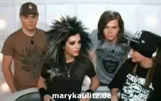 http://i941.photobucket.com/albums/ad260/xMaryKaulitzx/Animations/2007/laboiteaquestion/3.gif