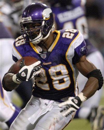 10 Best NFL Players in Season 2010 2011 adrian peterson 10 Best NFL Players in Season 2010 2011