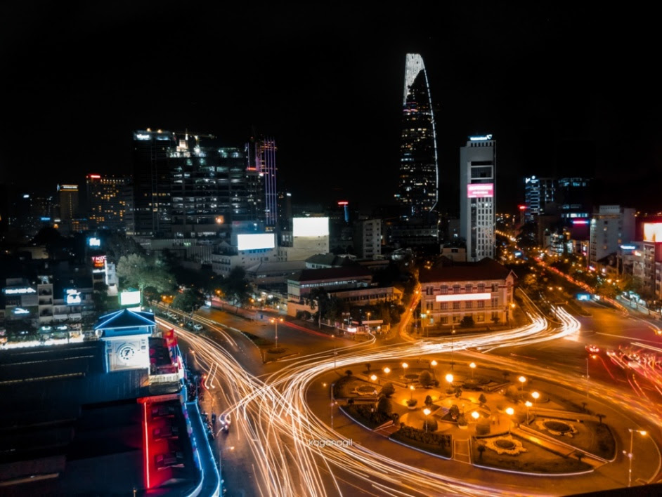 Đã mắt với ảnh chụp biểu tượng Sài Gòn ban đêm của Prime X Max - Ảnh 2.