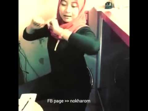 Awek gedik joget - YouTube