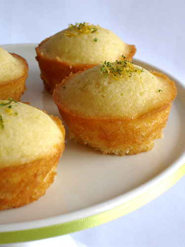 Mini citrus syrup sponges
