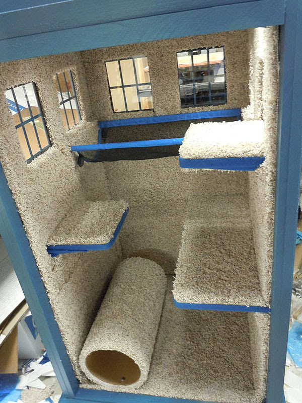 TARDIS House For Cats 1