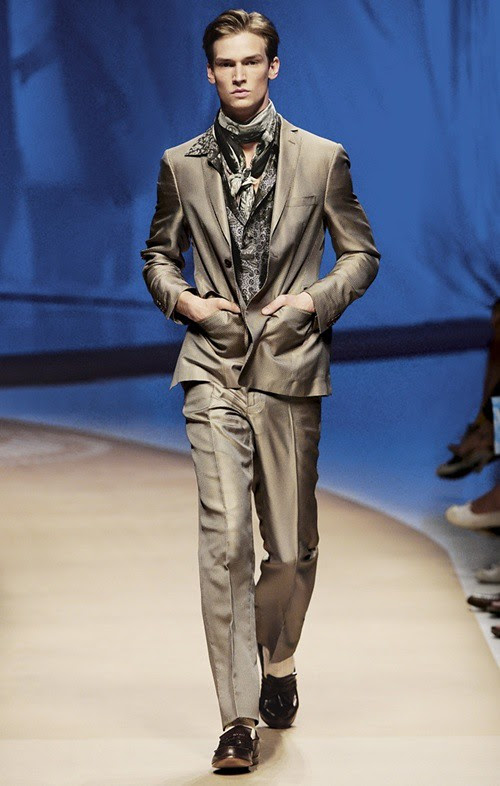4 - Etro