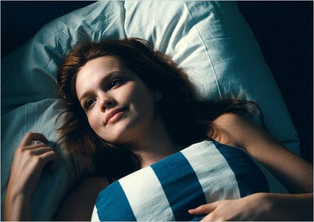 Bild zu Emilia Schüle zum der Film LenaLove - Bild 32 von ...