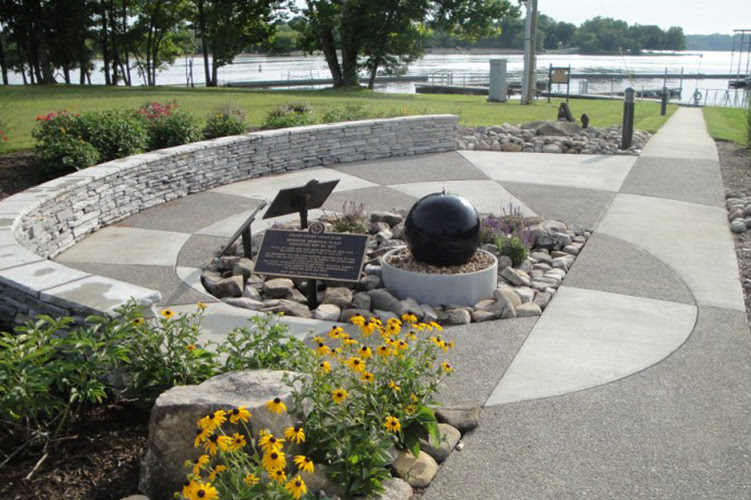 Cedar Creek Yacht Club â