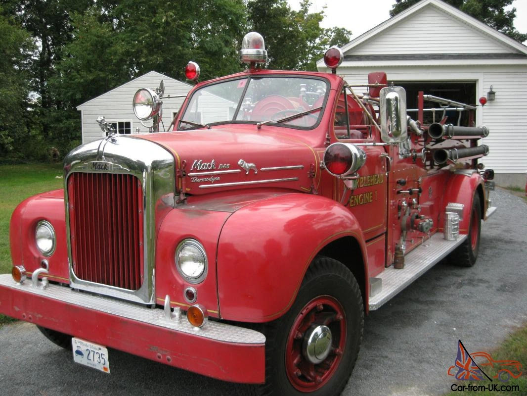 1954 Mack B85 Antique Fire Engine