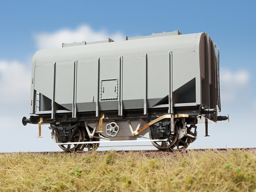 nevard_120224_grain_IMG_2695 by nevardmedia