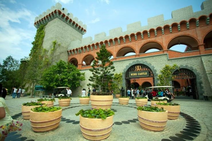 Tour du lịch Phan Thiết Mũi Né: Đồi Cát Bay - Lâu Đài Rượu Vang
