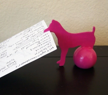 Magenta Toy Dog Note Holder