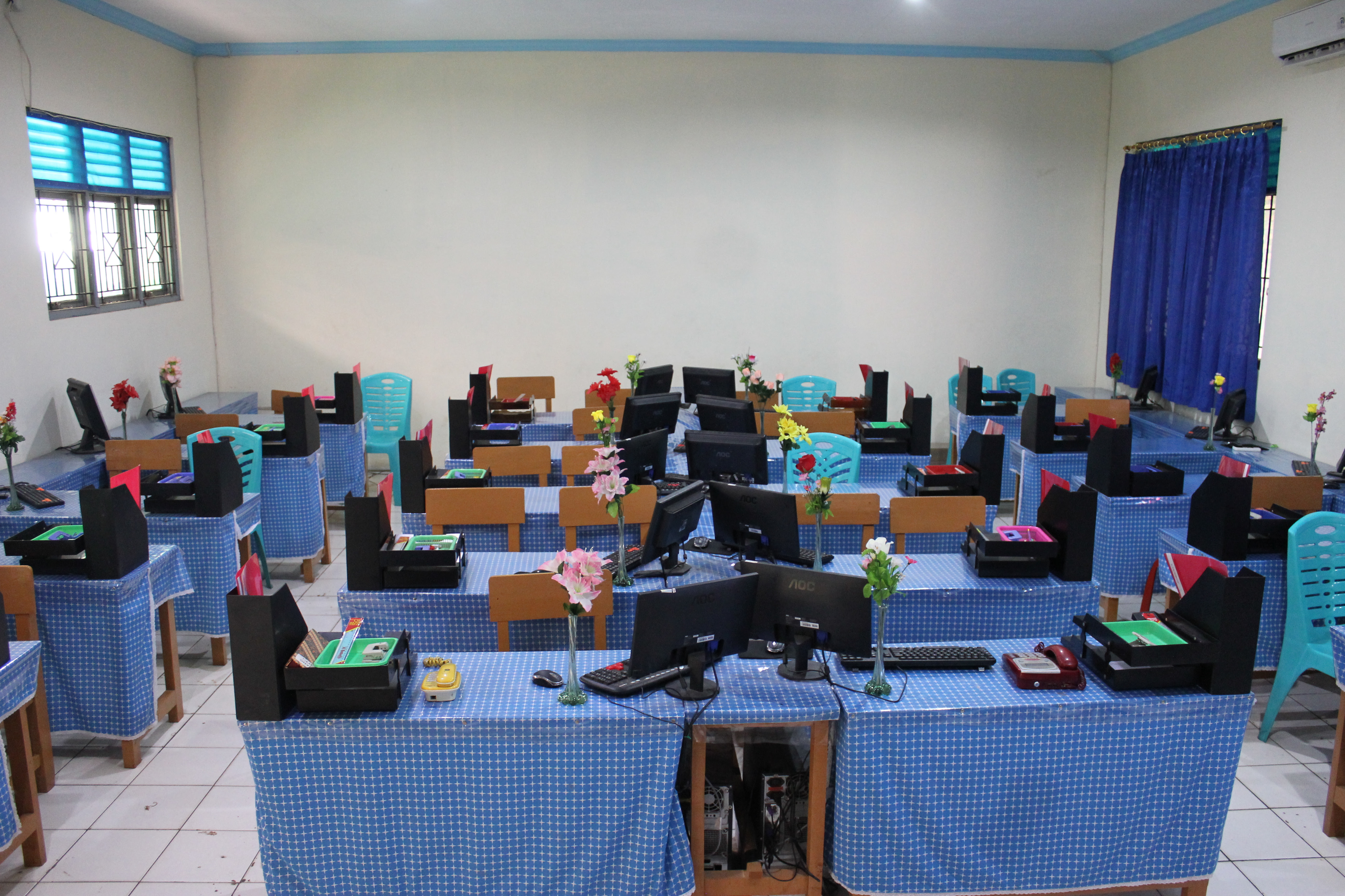 Lab. Komputer Administrasi Perkantoran - Official Website ...