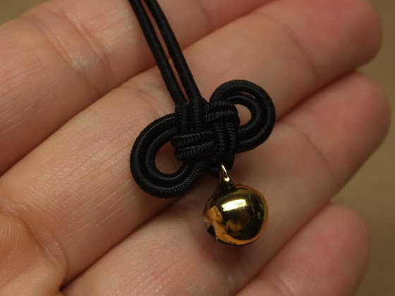 お守りの結び紐を１００均商品 細ゴム で作ってみる Topics 手作りなら 思いのママ
