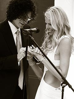 howard stern and beth ostrosky