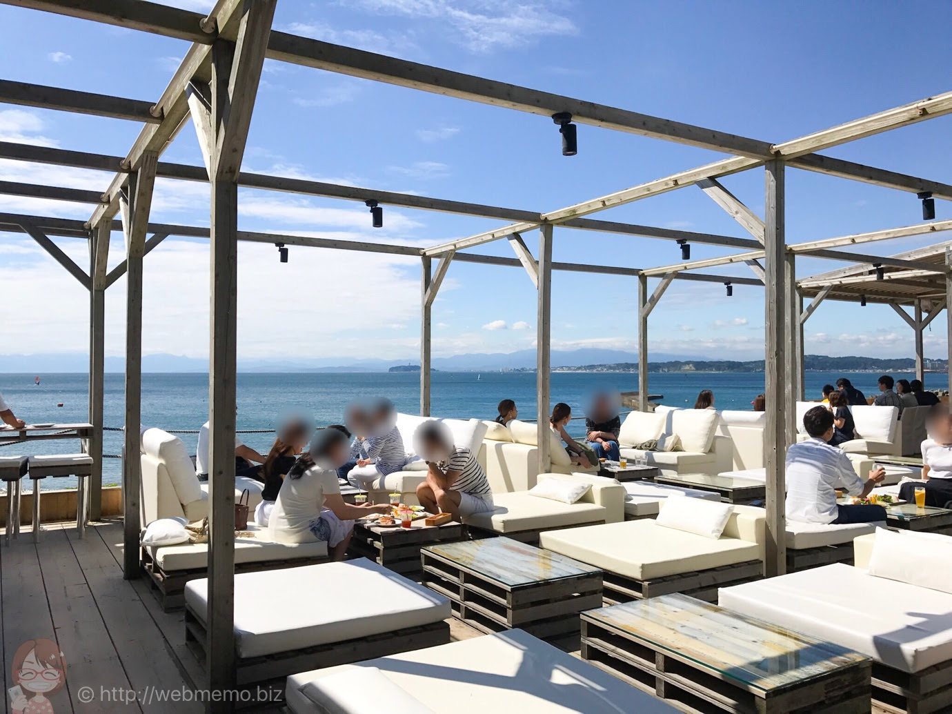 神奈川県 カボン は海 砂浜が目の前の絶景リゾートカフェ 快晴の日に行ったら気持ち良すぎた あかめ女子のwebメモ
