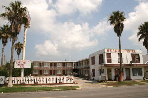 front view of seaside motel