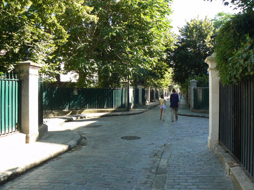 placette cité des fleurs.jpg