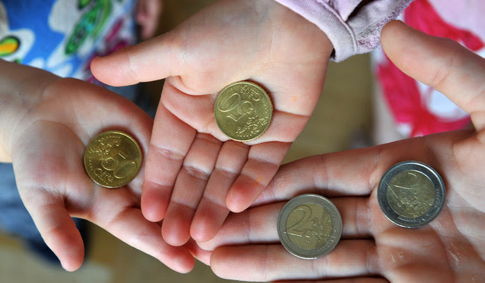Αποτέλεσμα εικόνας για Ένας στους τρεις ανέργους στη Γερμανία αδυνατεί να φάει πλήρες γεύμα σε καθημερινή βάση