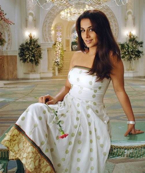 vidya balan backless