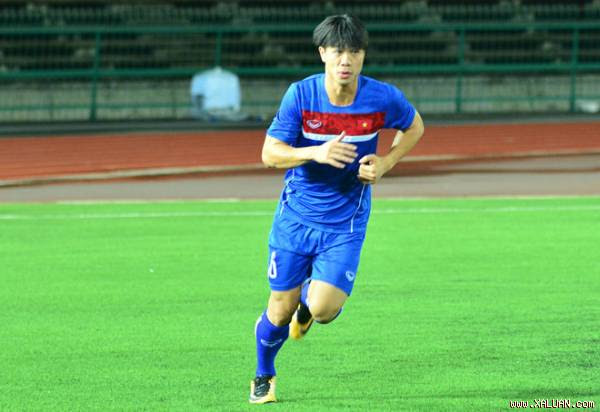 Công Phượng đấu Chan Vathanaka: Kẻ tám lạng, người nửa cân