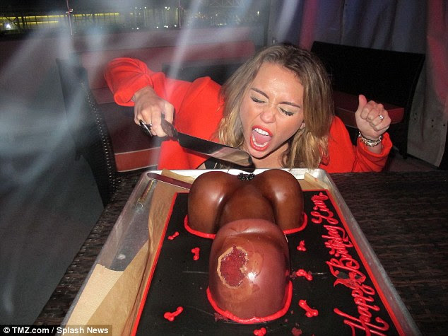 Mail and cake  Online  roses cake snaps 21 turning rainbow  of Daily 3d after  name