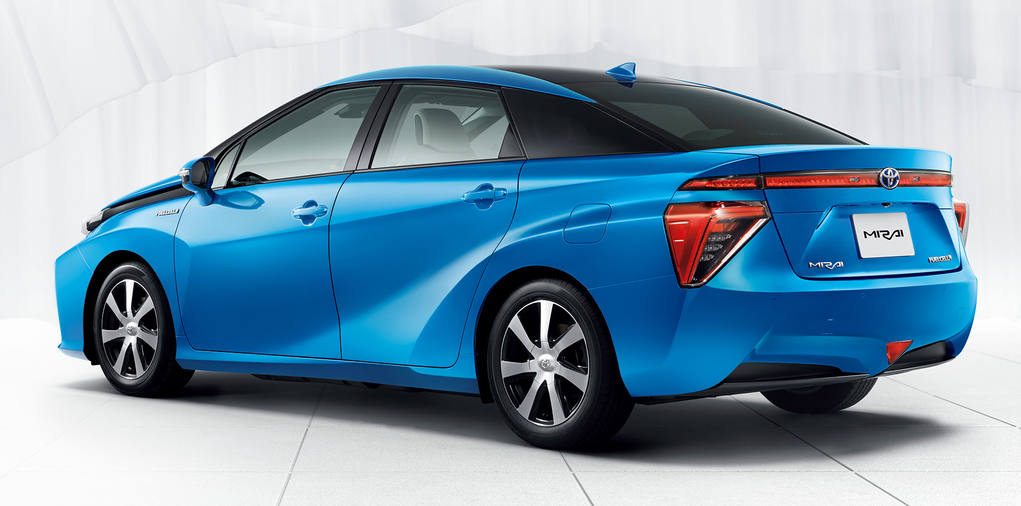 Toyota Mirai hydrogen fuelcell vehicle detailed in full  Photos (1 of 5)