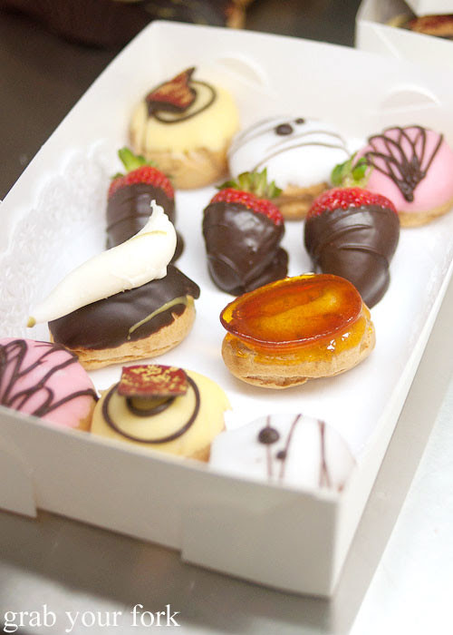 la banette petit fours desserts