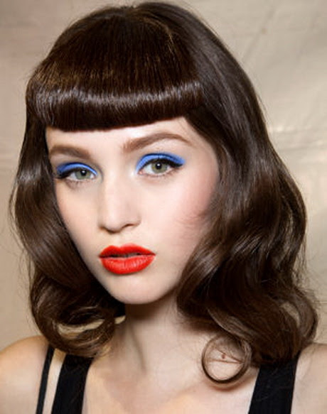 Coiffure courte frange