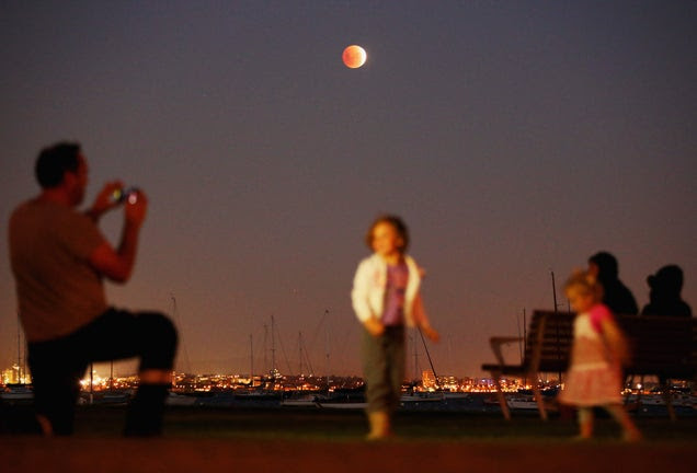 El eclipse total de Luna de hoy, en Imágenes
