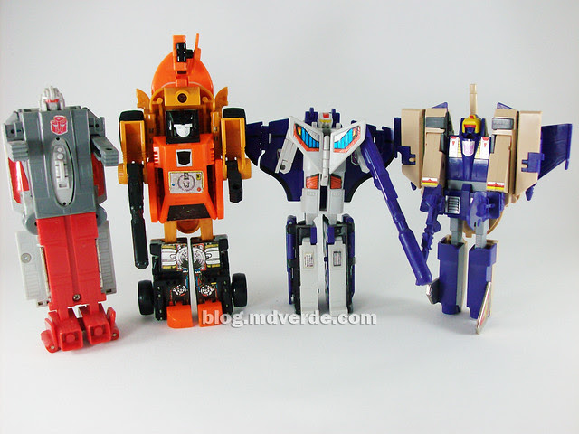 Transformers Sandstorm G1 vs otros Triple Changers