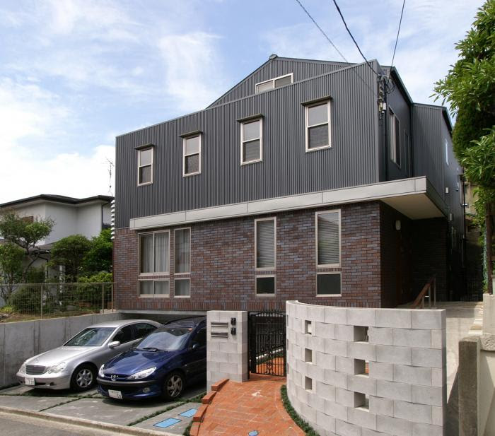 道路より高い土地に高齢になっても住み続けられる住宅設計 三村邦彦建築設計事務所 三村邦彦さん 建築家紹介センター