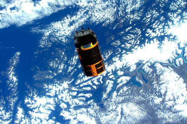 KOUNOTORI 5 floats above the Earth after being unberthed from the International Space Station on September 28, 2015 (U.S. Time).