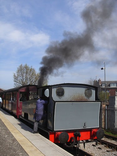 Middleton Railway, Leeds: smoking steam engine