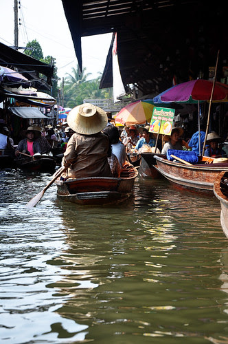 FloatingMarket1