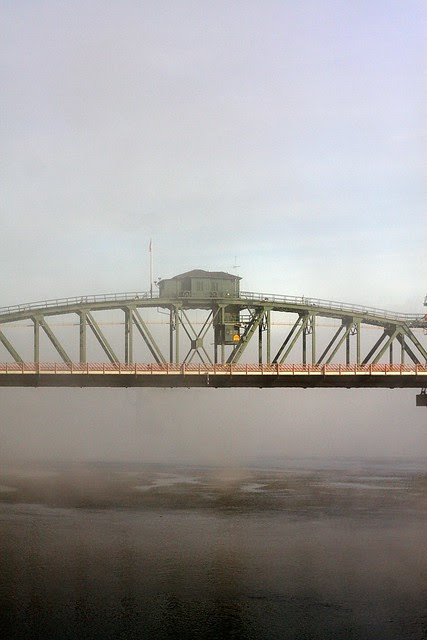 fog, hawthorne bridge