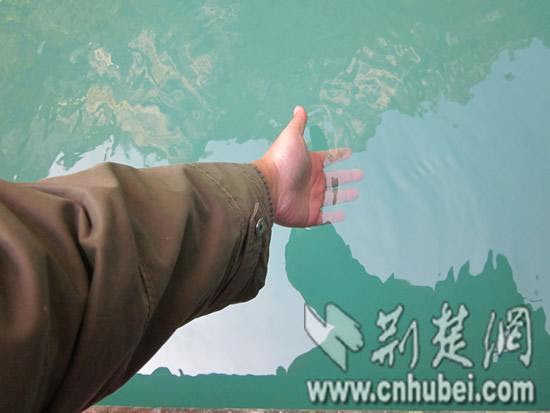 广西凤山三门海：河水碧蓝萦绕七星洞天（组图）