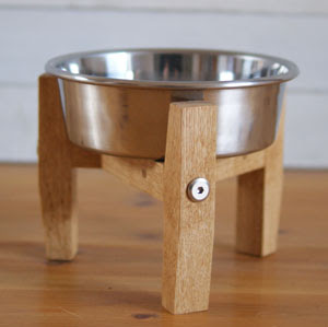 犬用無垢の木のdish Stand 小型犬 中型犬サイズ食器と食事台 Love Peace Dogs