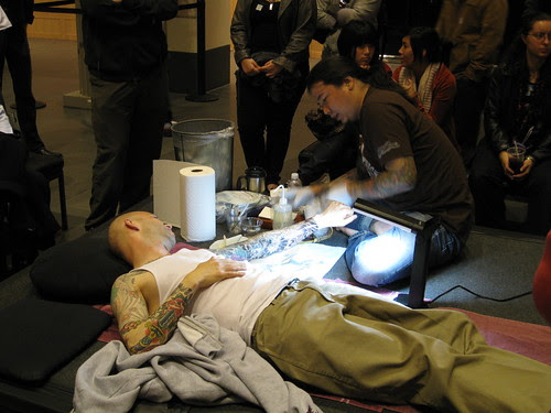 Looking for the Japanese Kanji symbols for “tattoo” and “body piercing” can 