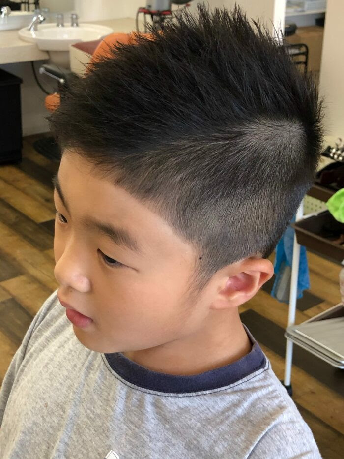 ヘアギャラリー 西明石の散髪屋さん 理容 散髪 顔そり 白髪染めなら理容 散髪 顔そり 白髪染めならメンズカットハウス K Z