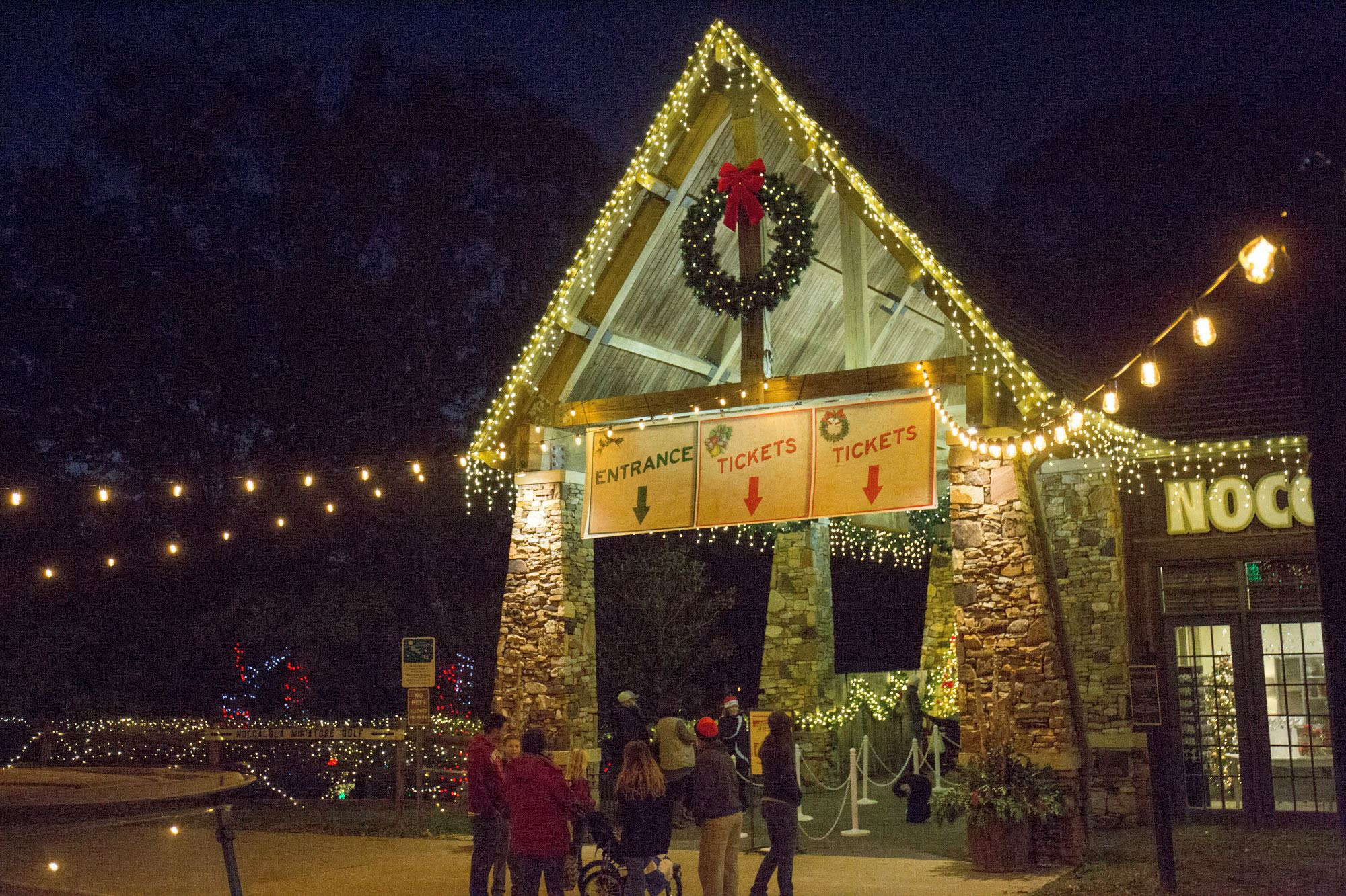 Noccalula Falls Christmas Lights 2021