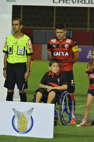 Vitória 2x3 Santos: 11 jogadores, 11 times