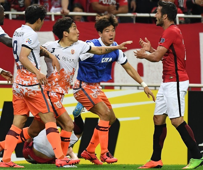 Acl暴行事件が新展開 肘打ちの済州dfが謝罪を申し出る 自責の念に駆られている サッカーダイジェストweb