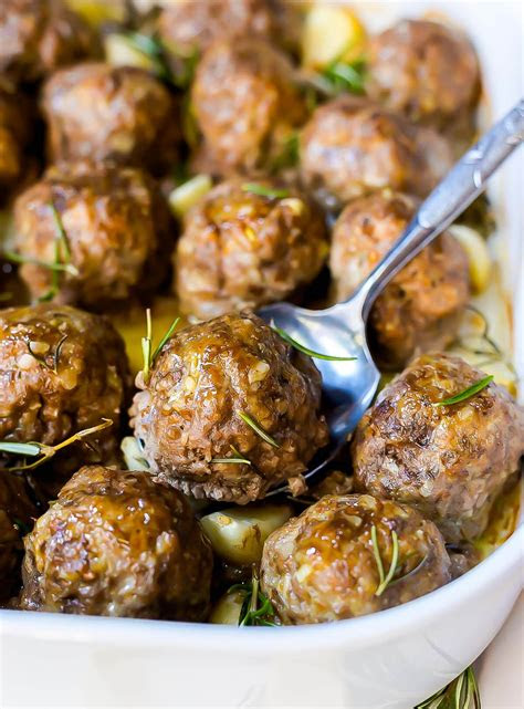 In fact, many people eat some type of bread with many of their mea. Garlic Rosemary Whole 30 Meatballs â WonkyWonderful