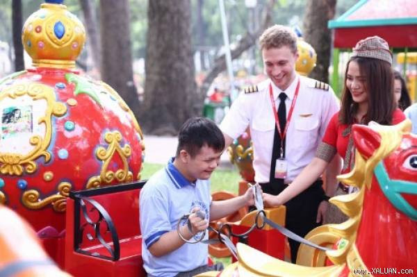 600 trẻ cơ nhỡ được vui chơi, lì xì đầu năm