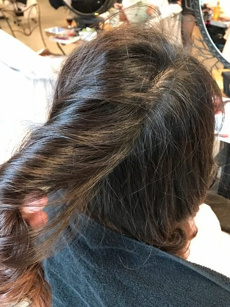 パーマの出し方 乾かし方の徹底紹介 後ろ姿も綺麗にできるスタイリング コテ巻き風パーマが得意の東京美容師野田ともる