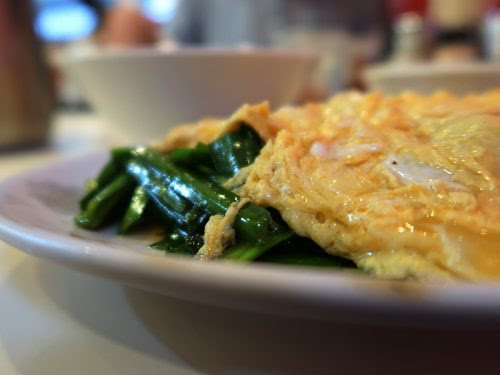 八丁堀 中華シブヤ で素直に旨いニラ玉ライスひるメニューたち正しき町中華の店が 馳走に屋号に意匠あり