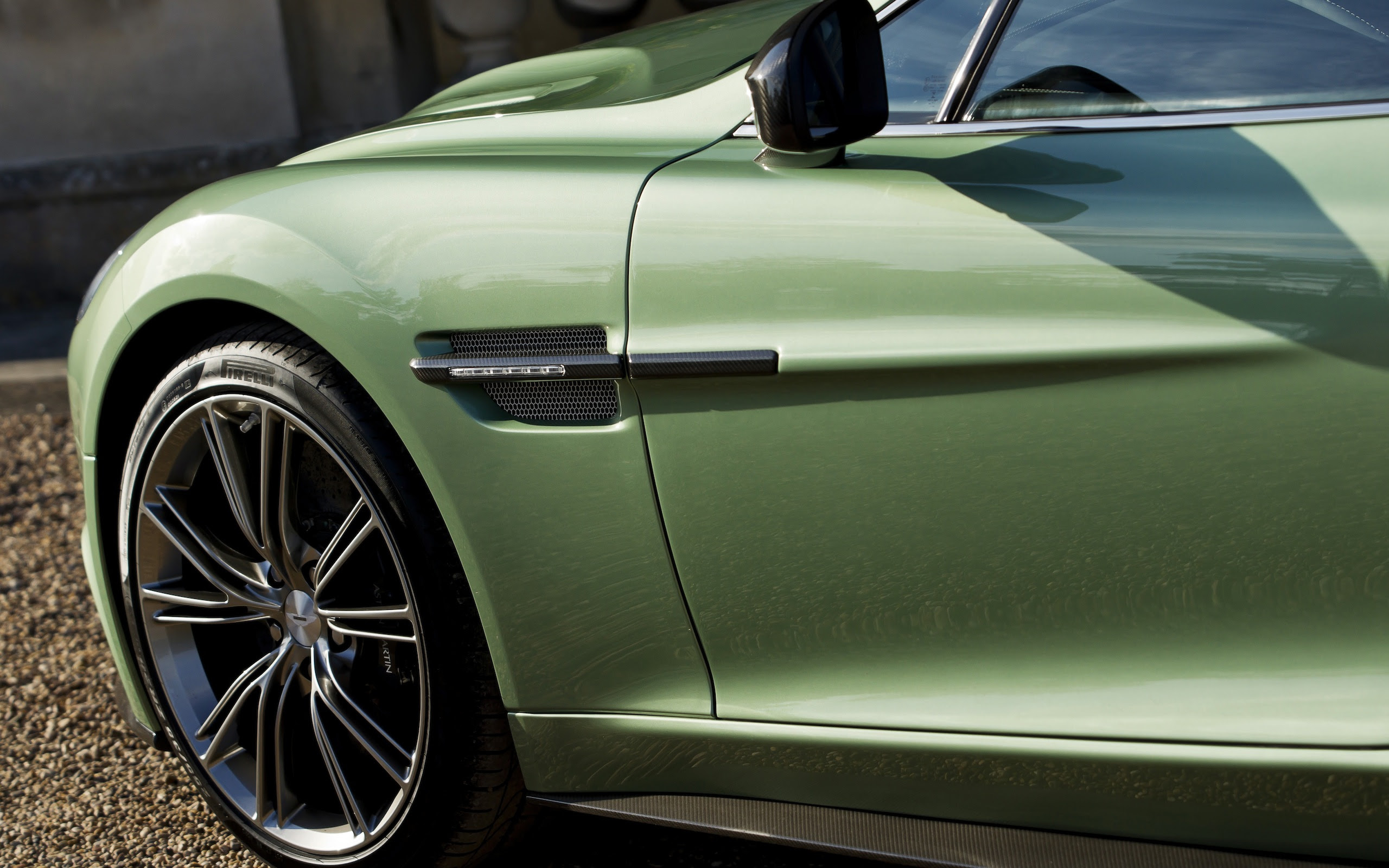 AM_Vanquish_Appletree Green wallpaper