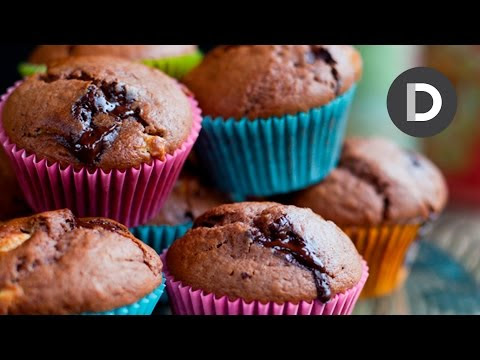 VIDEO : triple chocolate muffins - do you know thedo you know themuffinman? you do now! these babies are incredibly easy to whip up and you can adapt thisdo you know thedo you know themuffinman? you do now! these babies are incredibly eas ...