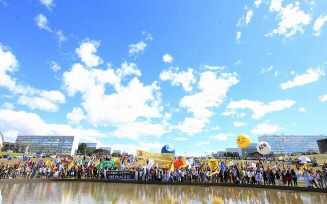 Grupos contra a da PEC da redução da maioridade penal fazem protesto em frente ao Congresso Nacional. Foto: Lula Marques/Agência PT